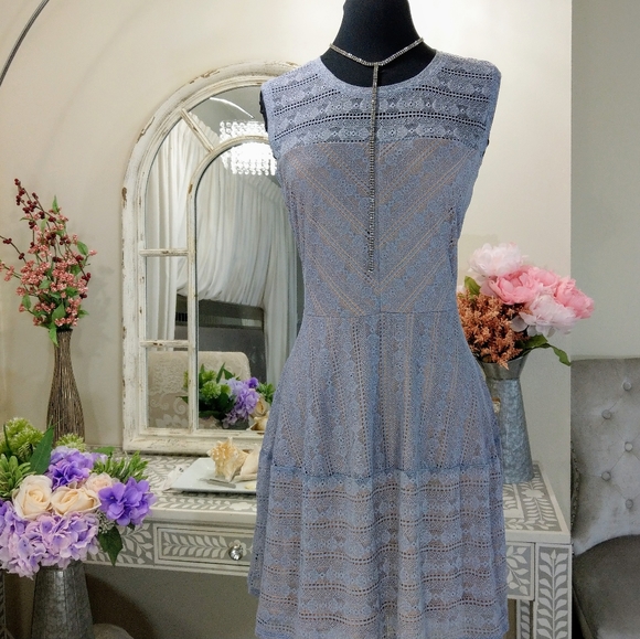 🍒NWT🍒 BCBGMAXAZRIA PERIWINKLE LACE DRESS - Picture 3 of 10